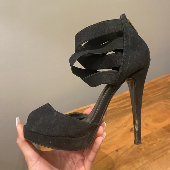Kardashian Kollection black strapped heel - Picture 5 of 7